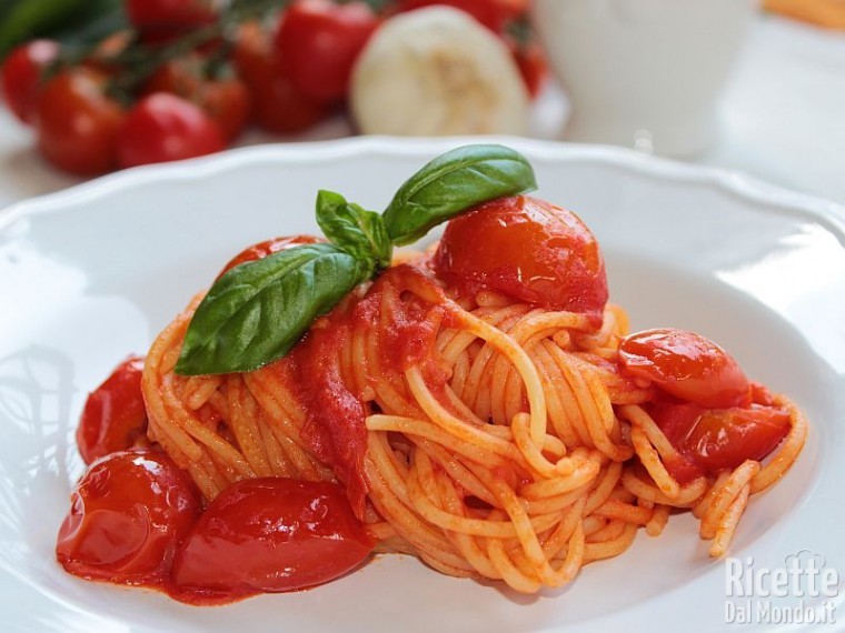 26031-spaghetti-al-pomodoro-fresco
